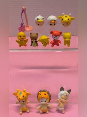 Collection of Moose Toys Twozies baby and pet figures